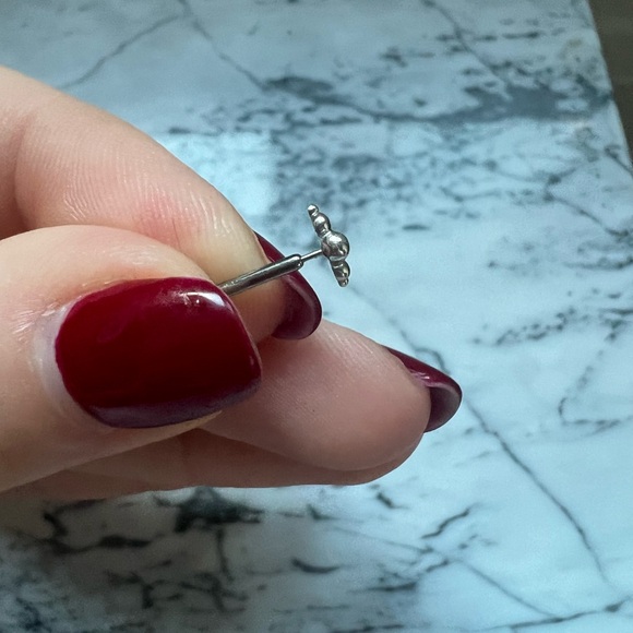 14k white gold cartilage flat back stud - Picture 2 of 4